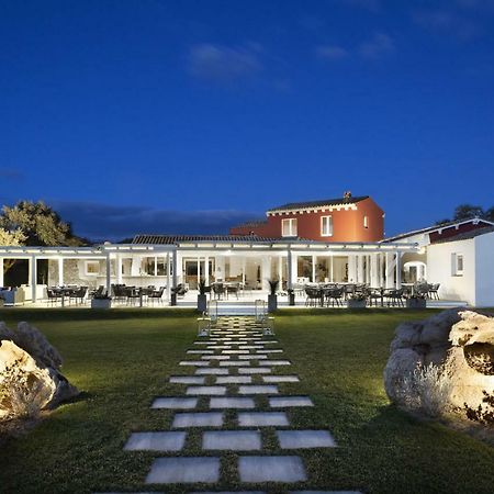 Li Neuli Country Club Hotel San Pantaleo Exterior photo