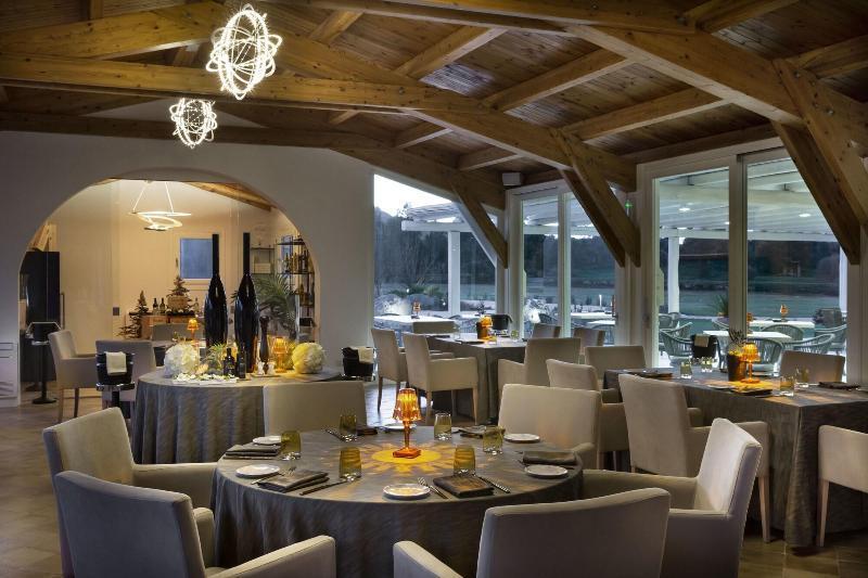 Li Neuli Country Club Hotel San Pantaleo Exterior photo