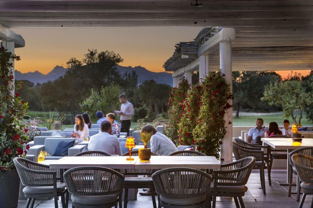 Li Neuli Country Club Hotel San Pantaleo Exterior photo